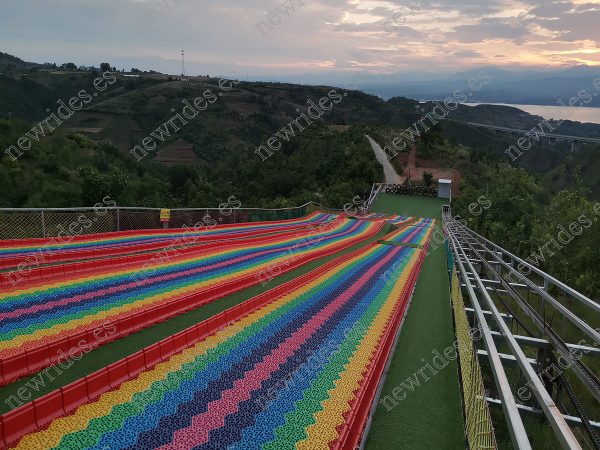 Atracciones Rainbow Slide en parques de clientes