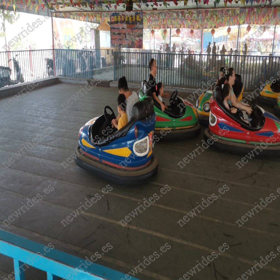 Paseos en coche de parachoques de rejilla de suelo de parque interior a la venta